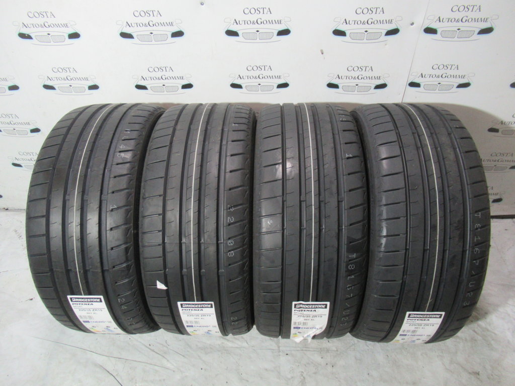 225 35 19 Bridgestone NUOVE Estive 4 Gomme