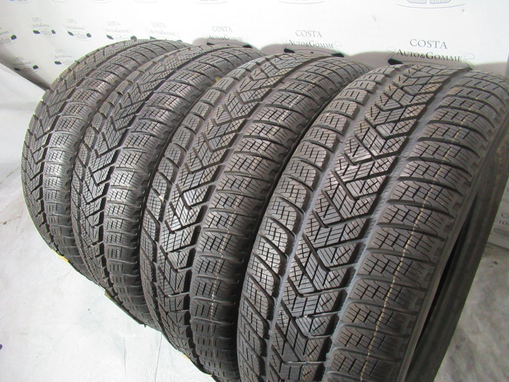 235 65 17 Pirelli NUOVE 235 65 R17 4 Gomme