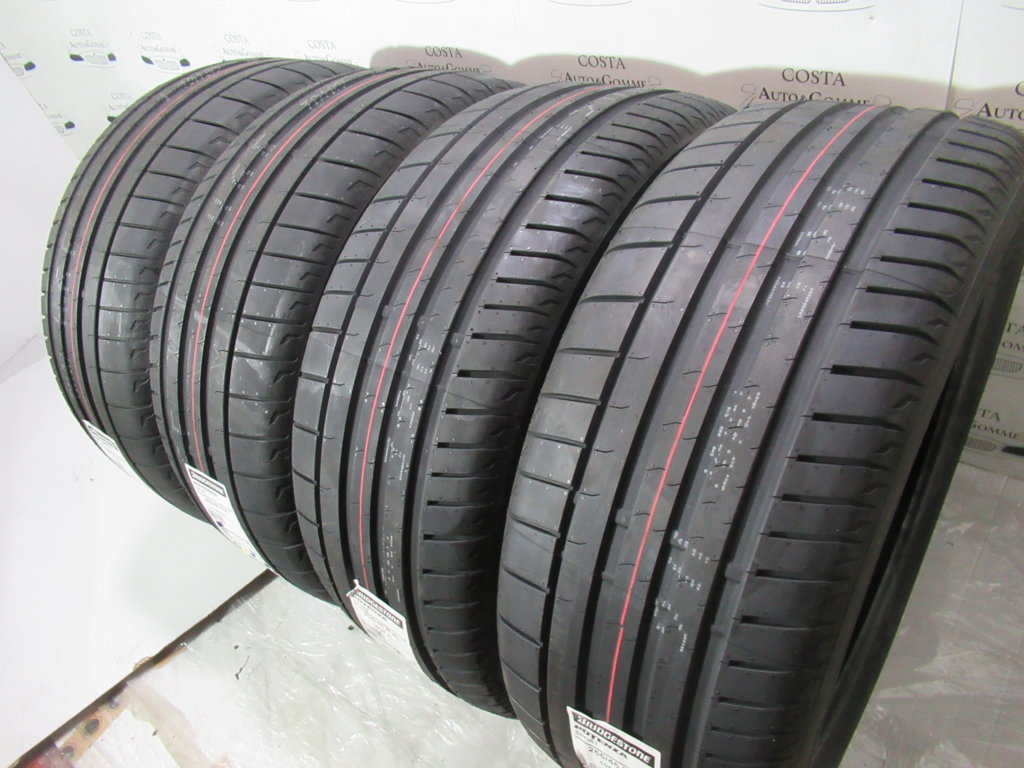 255 45 20 Bridgestone NUOVE Estive 4 Gomme